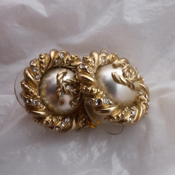 CHANEL earrings - Picture 4 of 8